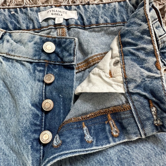 Gisele Jean from Dynamite - Picture 4 of 4